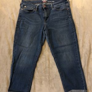 Denizen from Levi Modern Crop capri jeans